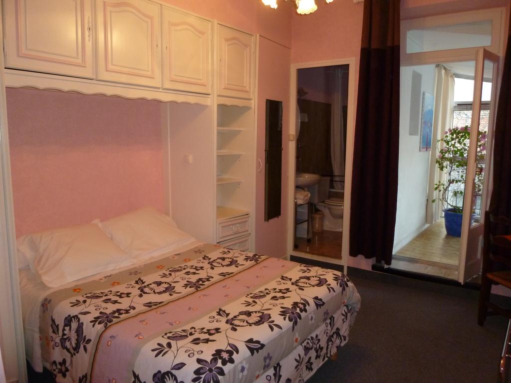 Hotel Emma Calve Millau Pokoj fotografie