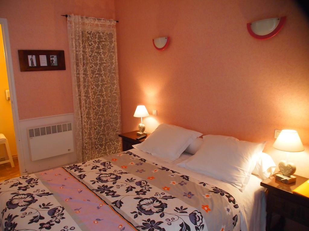 Hotel Emma Calve Millau Pokoj fotografie