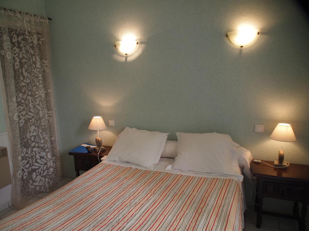 Hotel Emma Calve Millau Pokoj fotografie