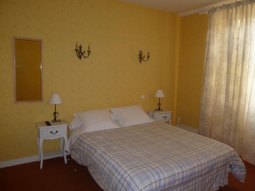 Hotel Emma Calve Millau Pokoj fotografie