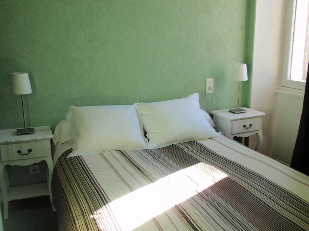 Hotel Emma Calve Millau Pokoj fotografie